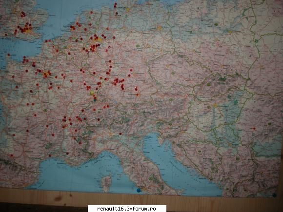 v-am trimis o harta a europei si mai trimit inca una. aceasta harta era in fata scenei si pe care cu