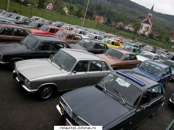 foto de la cea de-a iv- a intalnire europeana  de renault � alsacia - franta -must r 16 15-16 mai