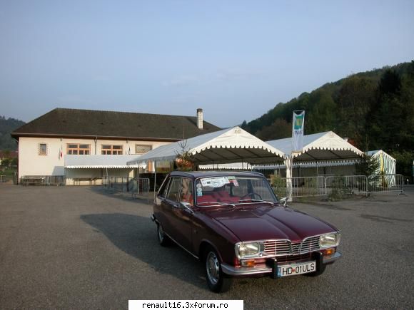 foto de la cea de-a iv- a intalnire europeana  de renault � alsacia - franta -must r 16 15-16 mai