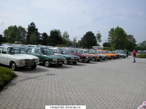 foto de la cea de-a iv- a intalnire europeana  de renault � alsacia - franta -must r 16 15-16 mai