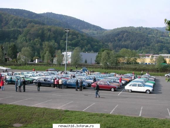 foto de la cea de-a iv- a intalnire europeana  de renault � alsacia - franta -must r 16 15-16 mai