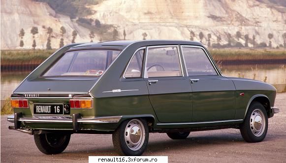 spate model 1970 renault 16 ~un soc cultural